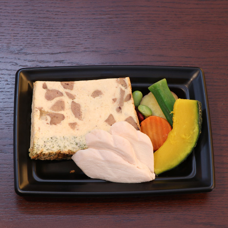 鶏レバーのカンパーニュ＆ハーブ鶏のローストチキン